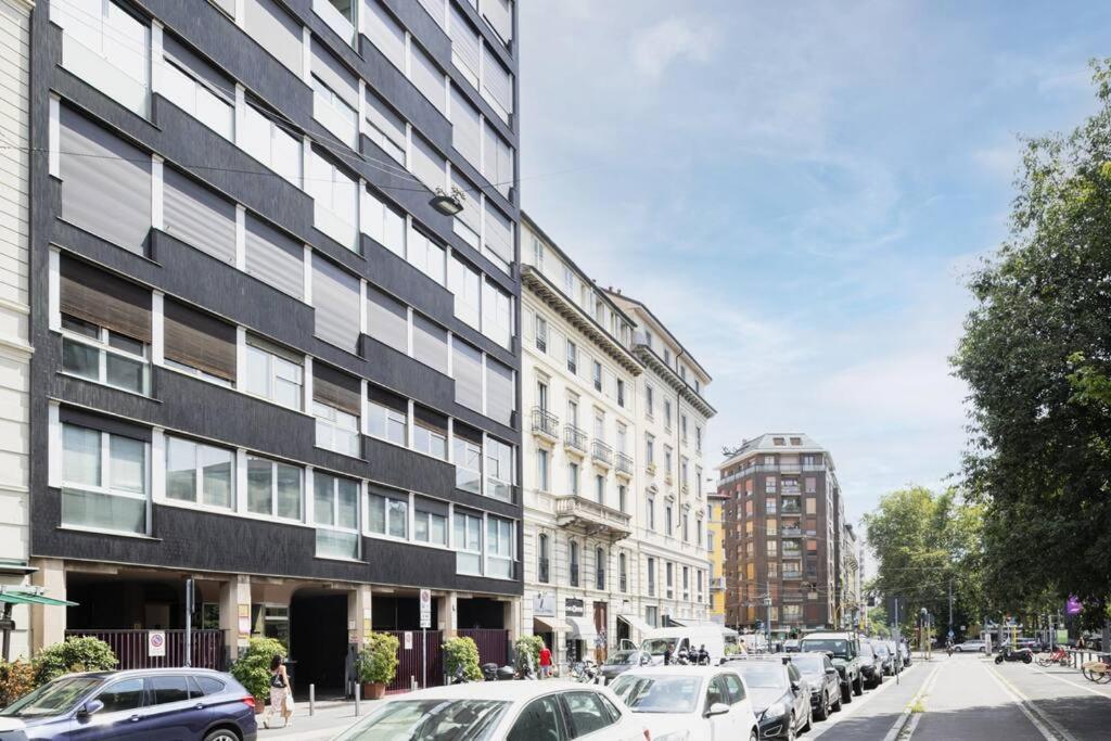 Easylife - Elegance A Few Steps From Citylife Next To M2 Pagano Appartement